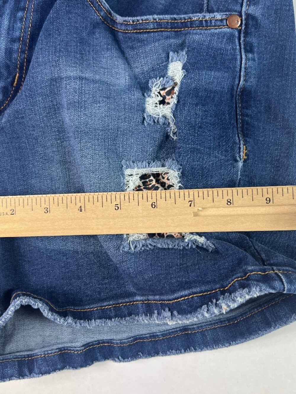 Judy Blue Shorts Women's 31* Mid Rise Blue Faded Distressed Denim Jorts Tag L - Picture 13 of 16
